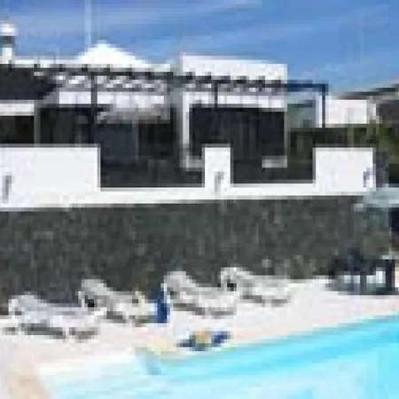 Puerto Del Carmen Sleeps 6 Pool Wifi T691347 *