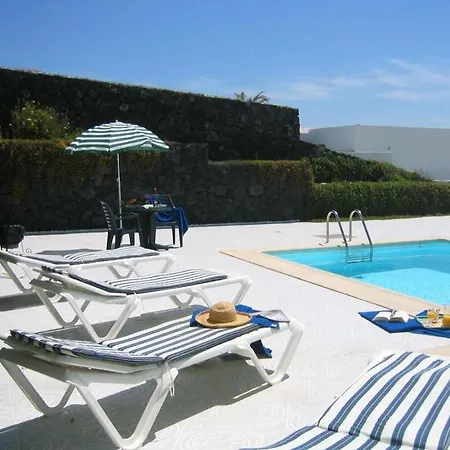 Vila Puerto Del Carmen Sleeps 6 Pool Wifi T691347