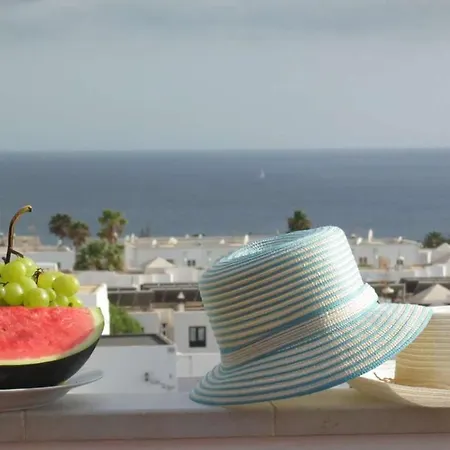Villa Puerto Del Carmen Sleeps 6 Pool Wifi T691347